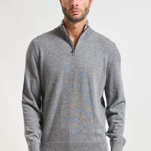 Chandail en laine vierge à col rond coupe ajustée