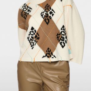Chandail à motif losanges et accents léopard