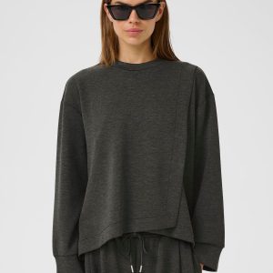 Chandail à emmanchures tombantes